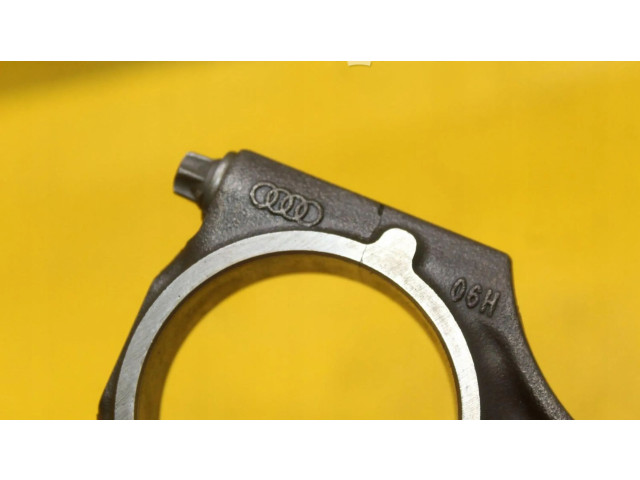 Поршень с шатуном 06H Skoda Octavia Mk2 (1Z)