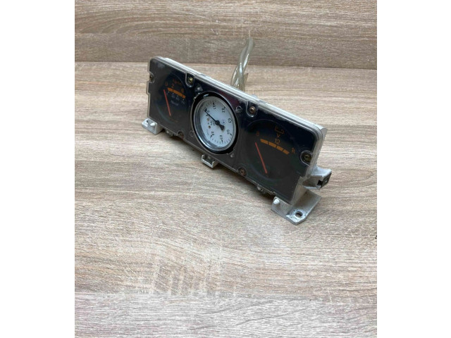 Přístrojová deska Mitsubishi Pajero 1986