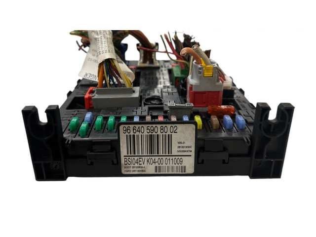 Pojistková skříňka 9664059080, 281201930C Peugeot 3008 2010