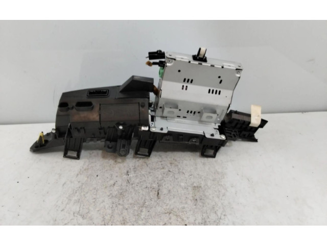 Дисплей    4682008985   Mazda 3 II