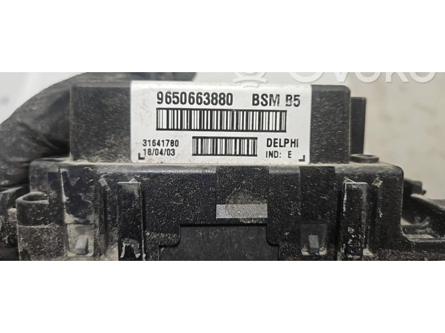 Рулевая рейка Блок предохранителей 9650663880, 31641780 Peugeot 406 1999 - 2006 года