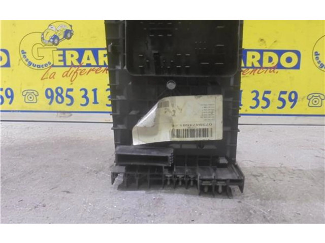 Pojistková skříňka 1K0937125A, 1K0937125A Volkswagen Caddy 2008