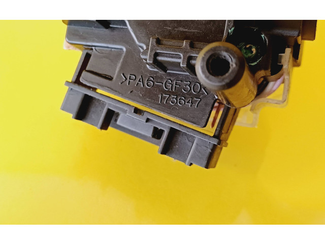 Ручка стеклоочистителей 173647   Toyota Corolla Verso E121