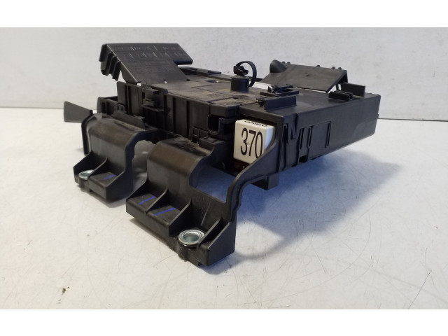 Pojistková skříňka 7P0937548F Volkswagen Touareg II 2011