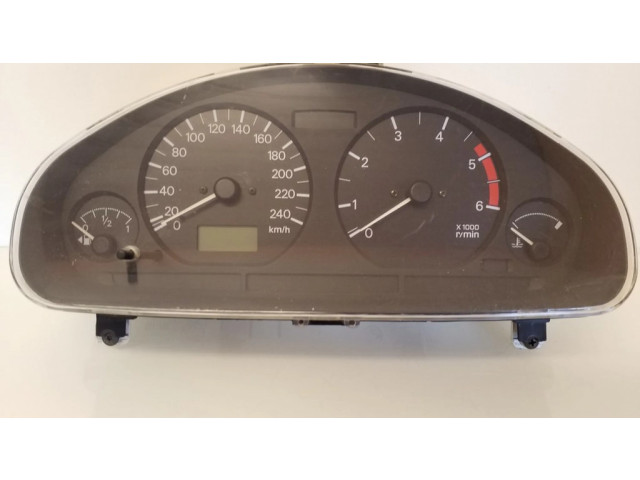 Панель приборов MR308409, 0P0179001 Mitsubishi Carisma