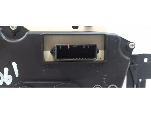 Панель приборов P8200377202, 216775001   Dacia Logan I       