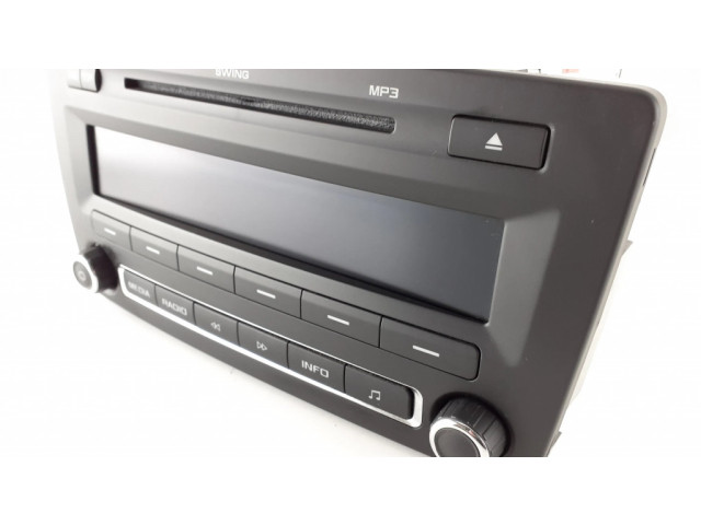 Радио/ проигрыватель CD/DVD / навигация