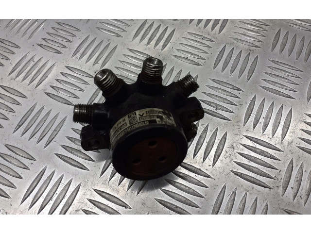 Топливная рампа 8200057232 Nissan Almera N16