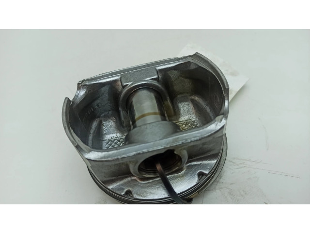  Поршень  161036038, 062121422  Cadillac SRX для бензинового двигателя 3.6