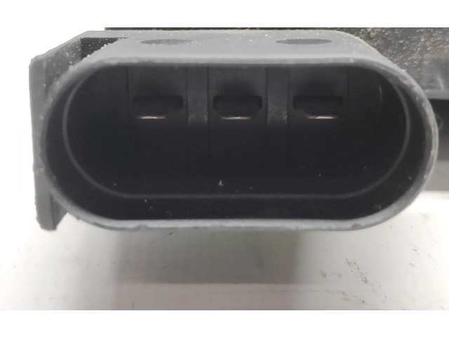 Блок предохранителей 1C0937549E   Volkswagen New Beetle    