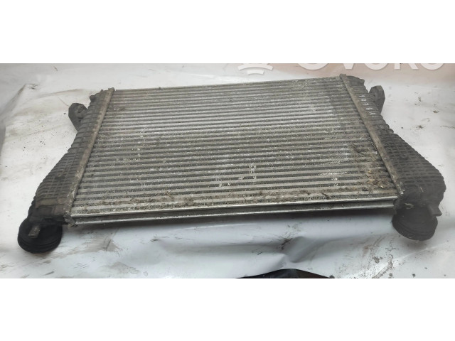 Интеркулер  1K0145803A, 0485250   Volkswagen Touran I 