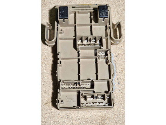 Pojistková skříňka 82201AJ00A, 100621 Subaru Outback 2011