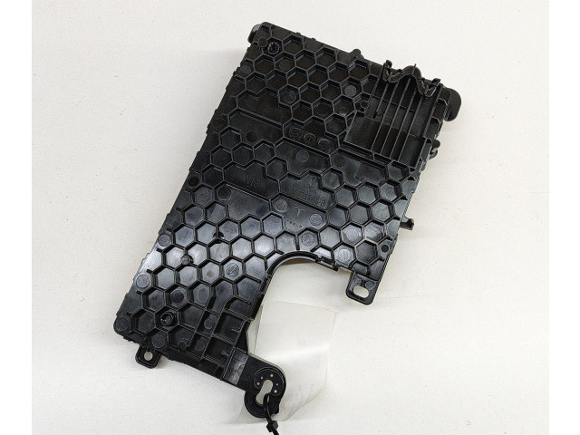 Блок комфорта 156745502D, 156735900B Tesla Model 3