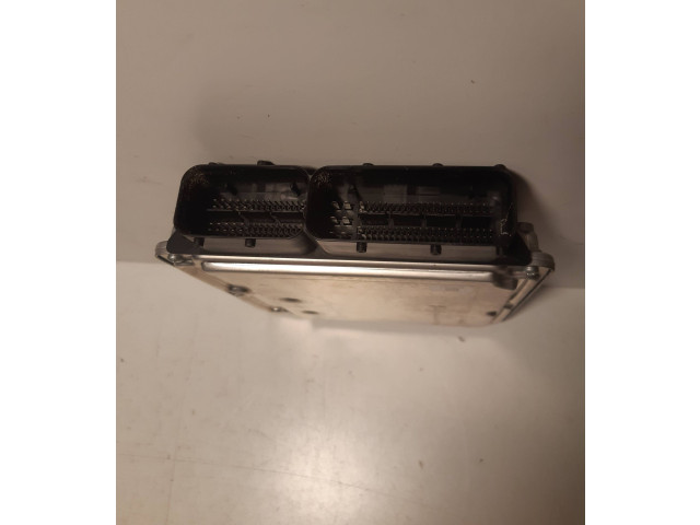 Řídící jednotka 03L906022CH, 1039S37297 Volkswagen Multivan T5 2011