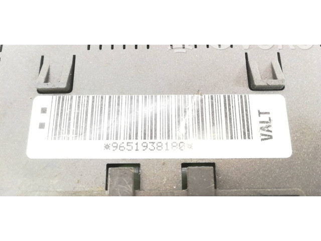 Блок предохранителей 9651938180   Citroen C8    