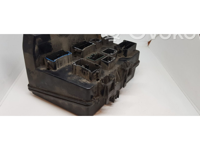 Pojistková skříňka Chrysler Pacifica 2006