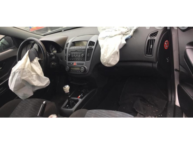 Зеркало электрическое        KIA Pro Cee'd I  2008 - 2013 года   