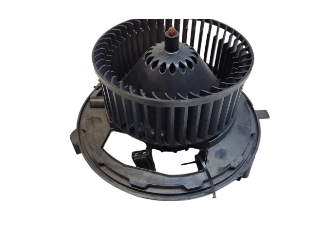 Вентилятор печки 3135102369, 60011971 Audi A3 S3 8V