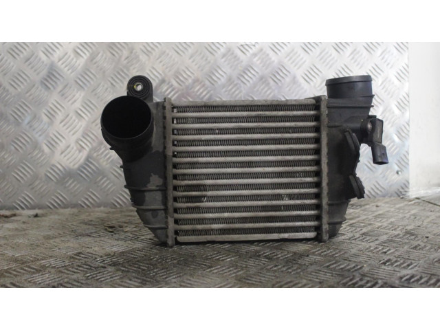 Интеркулер  8N0145803C   Audi TT Mk1 