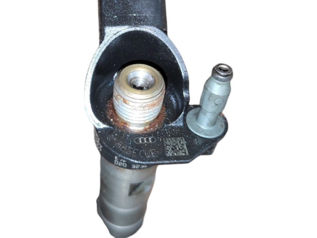 Vstřikovač 057130277AM Audi Q7 4L CCFC, CCFA