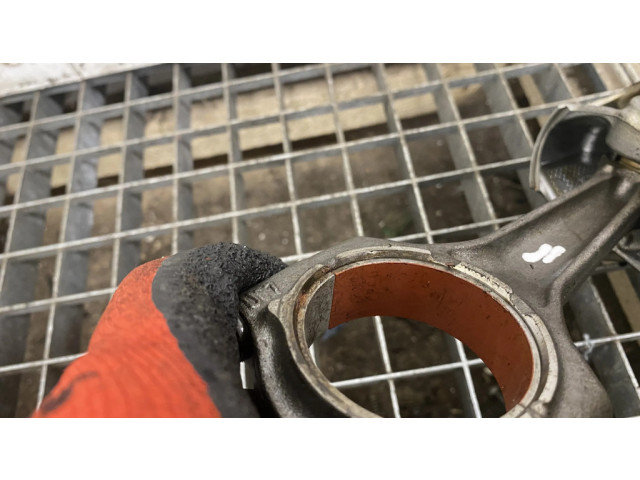 Píst BMW 3 G20 G21 pro benzínový motor 2.0