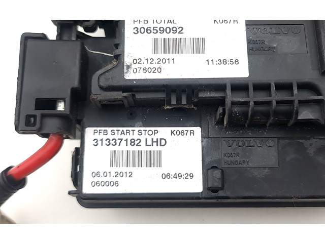 Блок предохранителей 30659092 Volvo S60