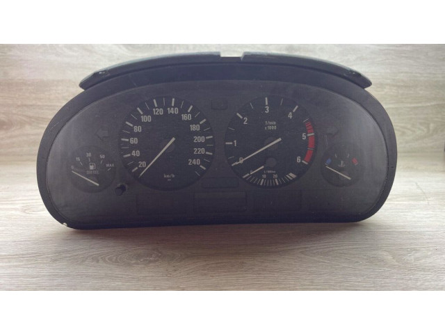 Přístrojová deska BMW 5 E39 1996 8381198