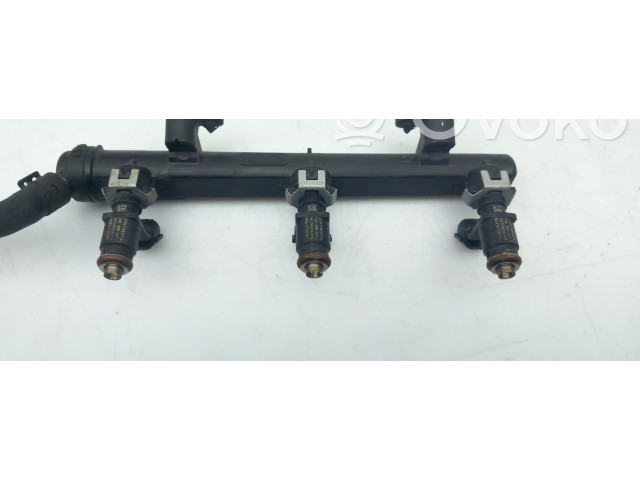 Vstřikovací lišta 04C133313   Seat Ibiza IV (6J,6P)    CHYB 