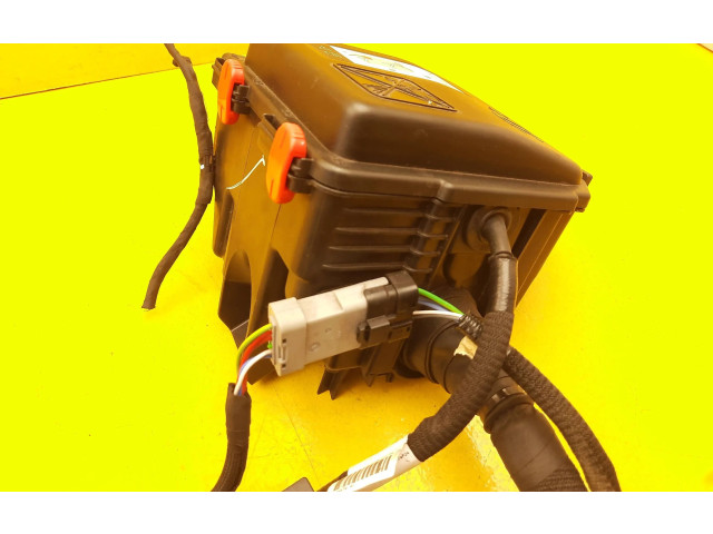 Блок предохранителей 9804848480, 9824510680   Peugeot 2008 II    