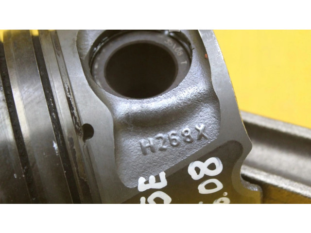 Поршень с шатуном Jaguar XF X250