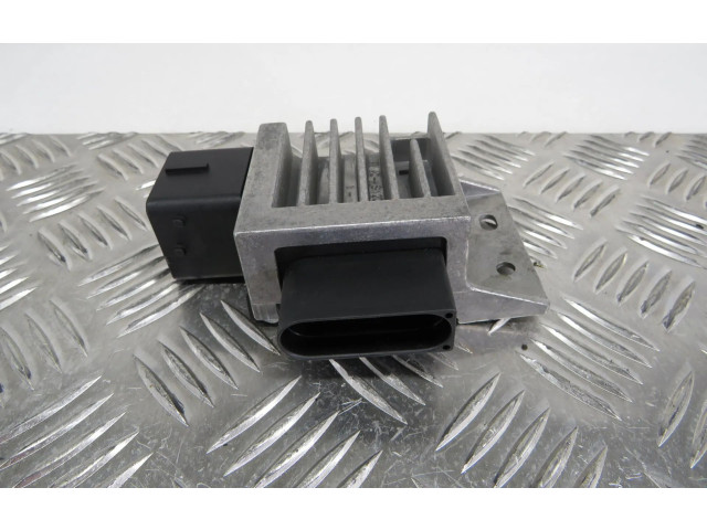 Центральная воздушная решётка 271203982R Renault Master III