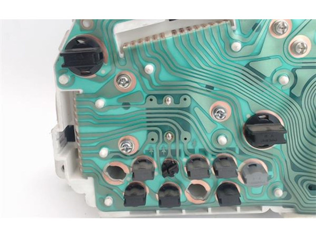 Панель приборов mr381643 Mitsubishi Montero