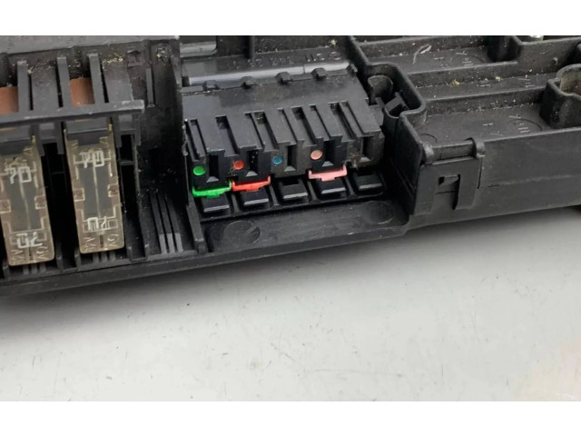 Блок предохранителей 2115452601 Mercedes-Benz R W251