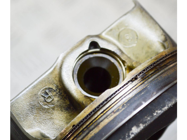 Поршень M 156 B 318342 Maserati Ghibli для бензинового двигателя 3.0