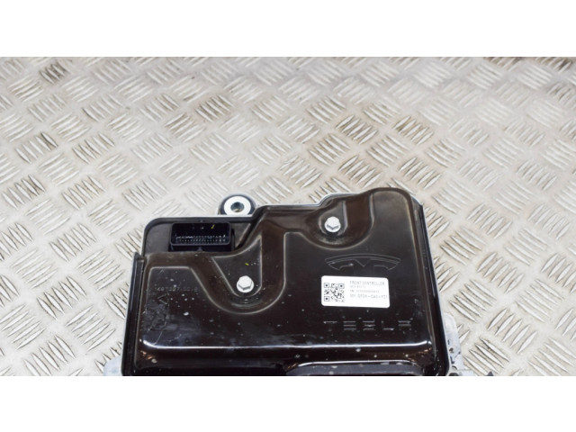 Блок комфорта 149732700B Tesla Model Y