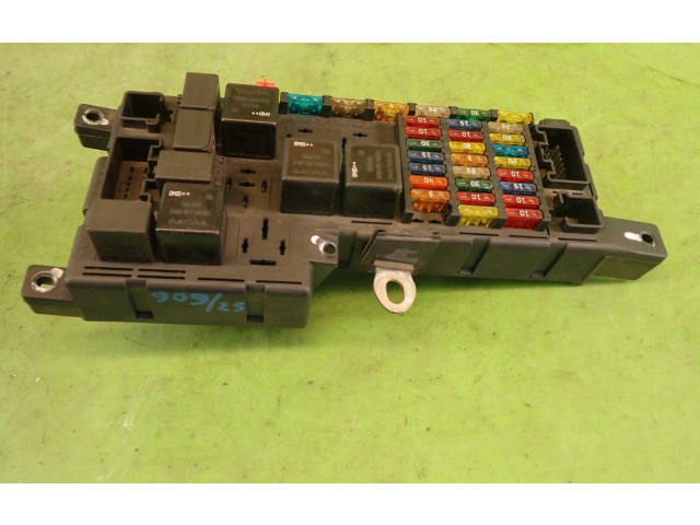 Блок предохранителей  8678449518829015   Volvo V70    