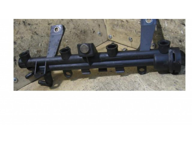 Топливная рампа 93008101, 9619012480 Citroen Xsara 0.0