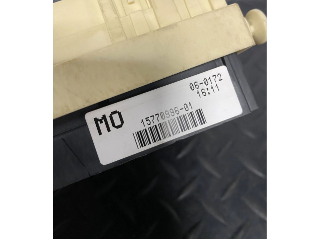 Блок предохранителей  15770996-01   Chevrolet Tahoe    