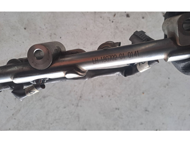 Топливная рампа 180702010   Infiniti Q50   для двигателя VR30