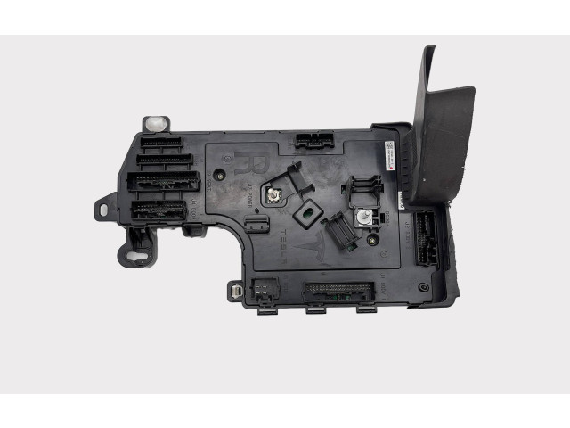 Блок комфорта 110034090G, 146252500D Tesla Model 3