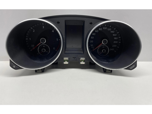 Панель приборов 5K0920871A, VD104814 Volkswagen Golf VI