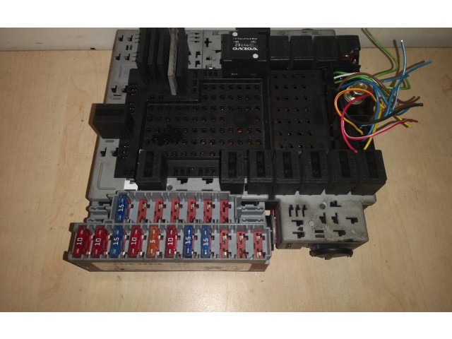 Блок предохранителей 8651547, D32-5 Volvo V70