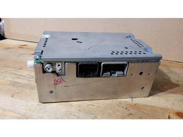 Радио/ проигрыватель CD/DVD / навигация