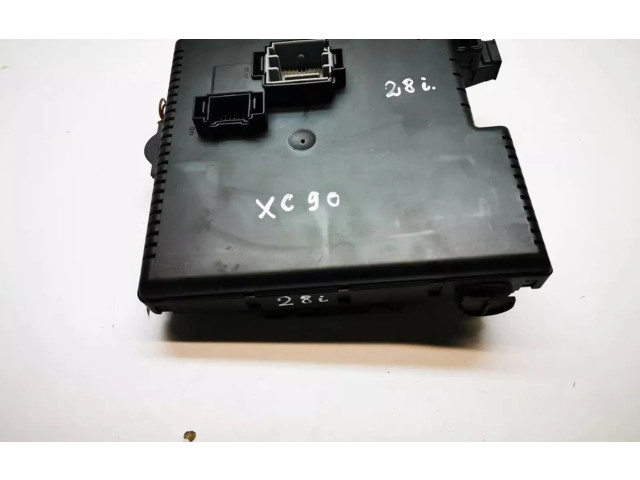 Блок предохранителей 30728512, 30728273 Volvo XC90