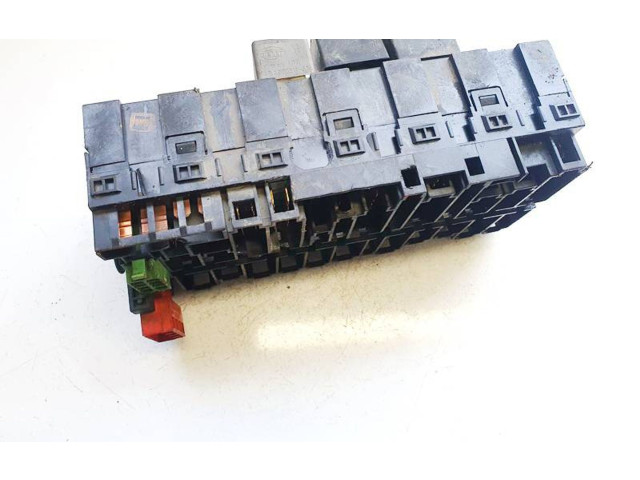 Блок предохранителей  357937039, 357937039   Volkswagen Golf III    