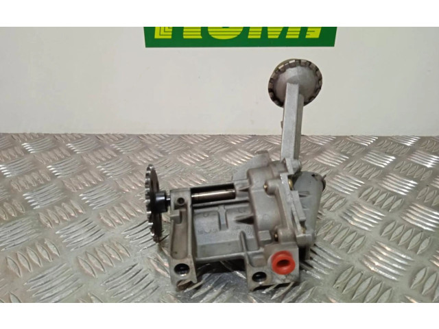 Масляный насос   7700600532  Nissan Micra 