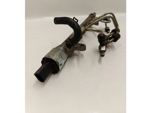 Топливная рампа 03L130089B   Volkswagen Golf VI  