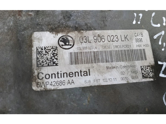 Блок управления двигателем ECU Skoda Fabia Mk2 (5J)