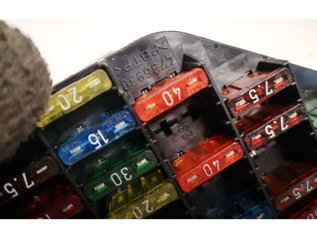 Блок предохранителей 4736930, 4736930 Saab 9-5