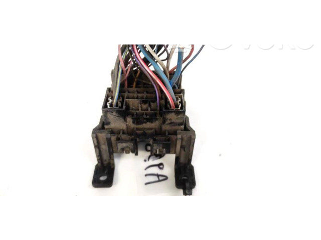   Pojistková skříňka    Mazda Premacy 2001